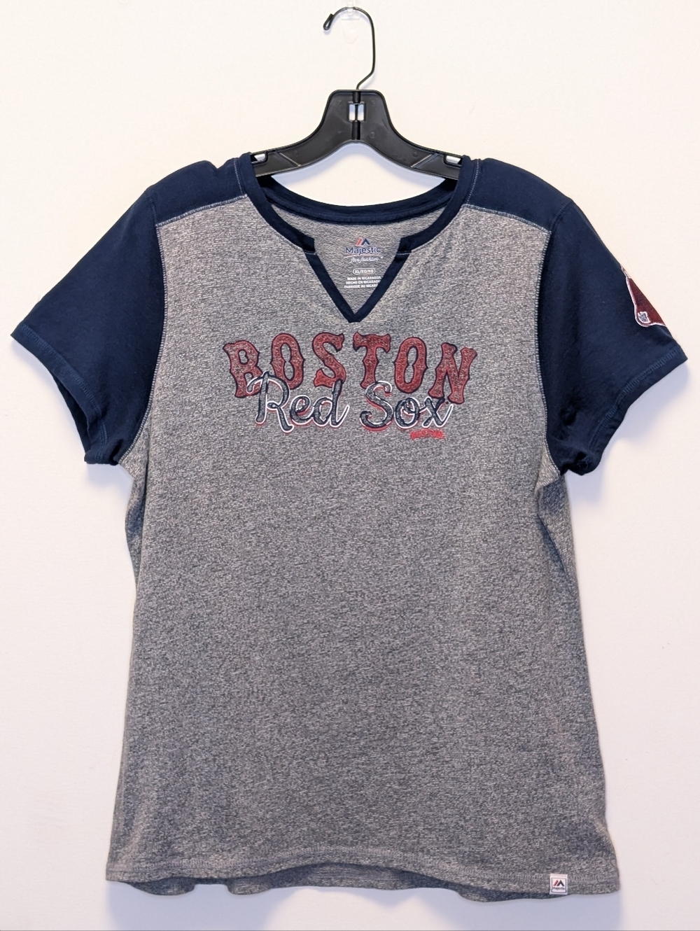 Majestic Boston Red Sox V-Neck Tee XL Gray Navy Raglan MLB Graphic Shirt